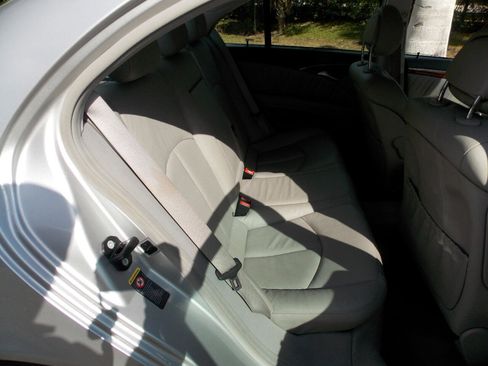 Used 2005 Mercedes-Benz E 500 4dr Sdn 5.0L 4MATIC image 14