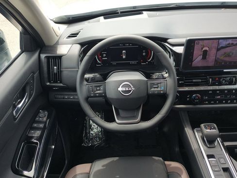 New 2026 Nissan Pathfinder Platinum FWD image 30