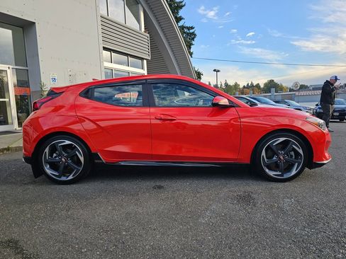 Used 2021 Hyundai Veloster Turbo image 12