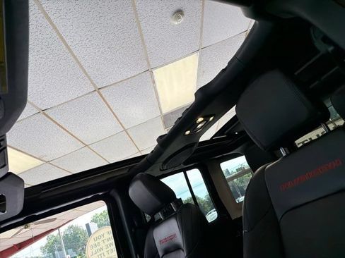 Used 2019 Jeep Wrangler Unlimited Rubicon AWD/4WD image 17