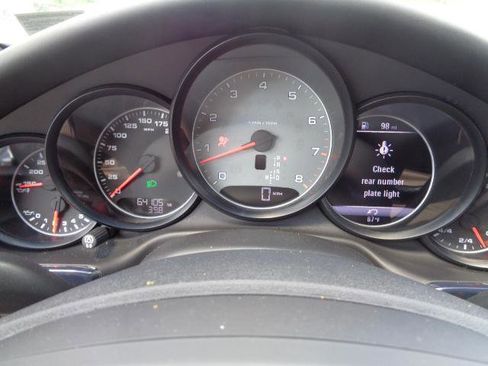 Used 2015 Porsche Panamera 4S Executive image 24