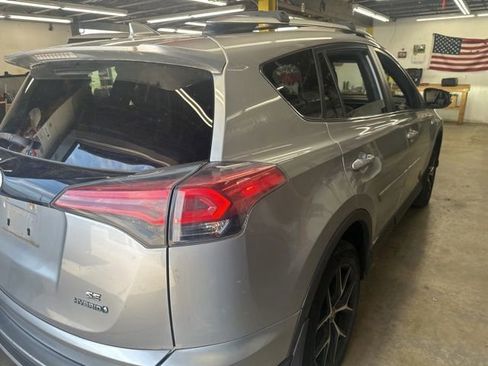 Used 2017 Toyota RAV4 SE AWD/4WD image 24