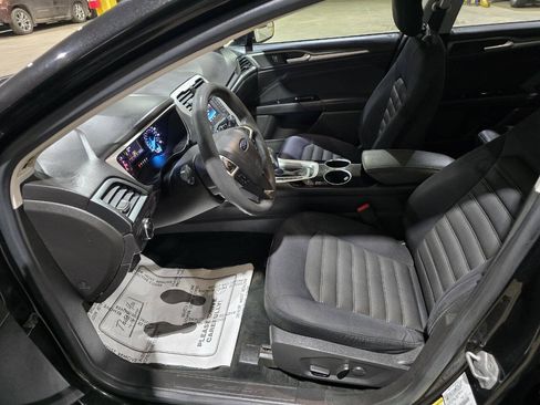 Used 2014 Ford Fusion SE FWD image 23