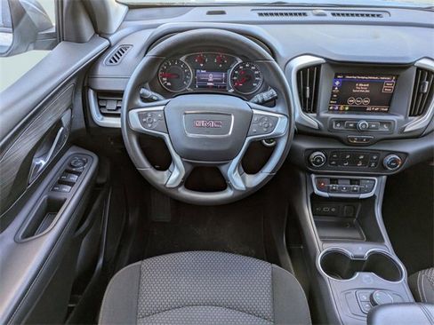 Used 2024 GMC Terrain SLE image 17