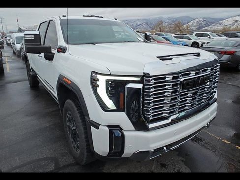 Used 2024 GMC Sierra 2500 Denali w/ Denali Reserve Package image 4