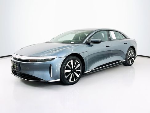Used 2024 Lucid Air Touring image 3
