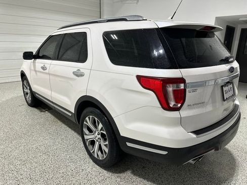 Used 2018 Ford Explorer Platinum image 27