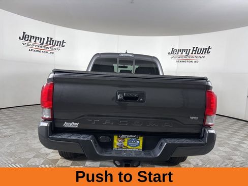 Used 2016 Toyota Tacoma TRD Sport image 7