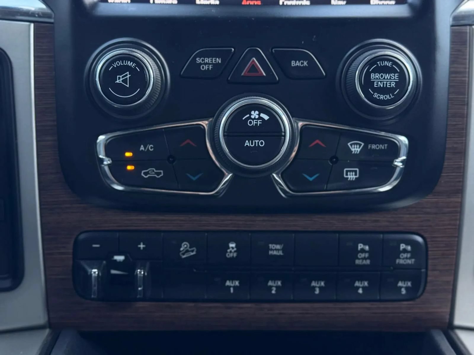Used 2018 RAM 2500 Laramie w/ Snow Chief Group AWD/4WD image 22