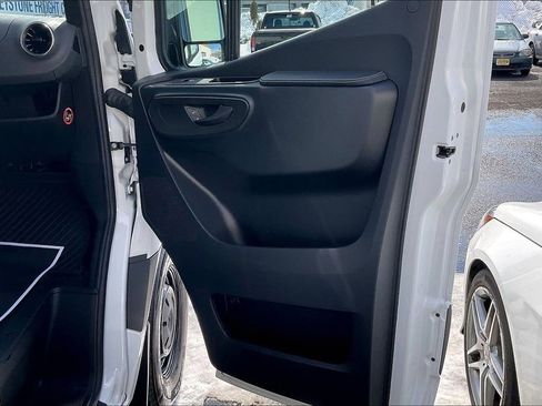 Used 2026 Mercedes-Benz Sprinter 2500 image 15