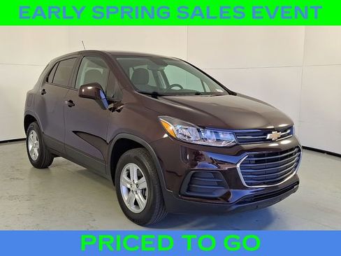 Used 2021 Chevrolet Trax LS w/ Tint and Cruise Package image 1