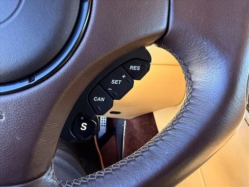 Used 2017 Aston Martin Vanquish Volante image 22