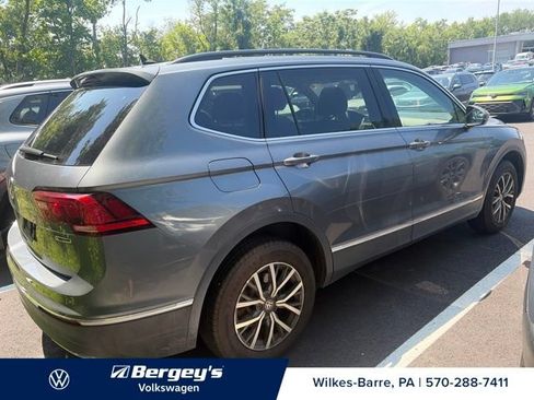 Used 2020 Volkswagen Tiguan SE w/ Panoramic Sunroof Package AWD/4WD image 4