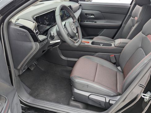 New 2026 Nissan Kicks SR FWD image 5