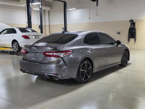 Used 2018 Toyota Camry XSE FWD image 7