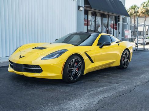 Used 2017 Chevrolet Corvette Stingray Coupe w/ 1LT RWD image 4