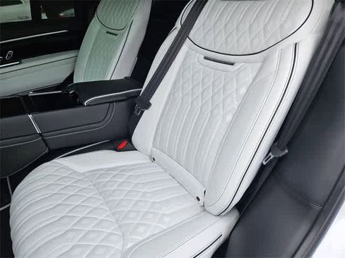 Used 2025 Land Rover Range Rover Long Wheelbase Autobiography image 22