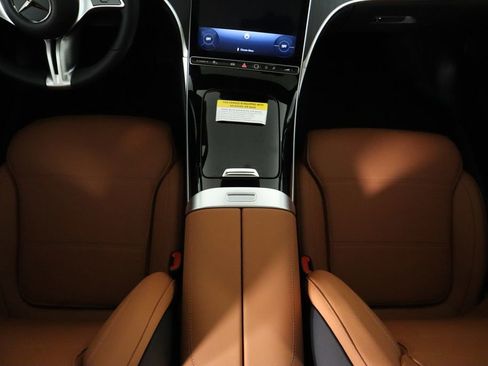 Used 2025 Mercedes-Benz C 300 Sedan image 17