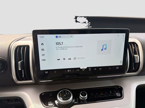 Certified 2025 Ford Expedition Active AWD/4WD image 16