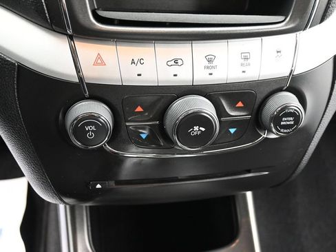 Used 2020 Dodge Journey SE FWD image 11