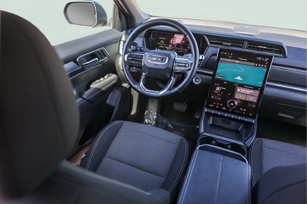 Used 2025 GMC Terrain Elevation FWD image 27