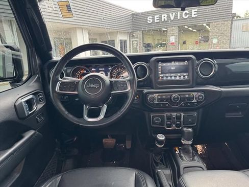 Used 2021 Jeep Wrangler Unlimited Sahara AWD/4WD image 12