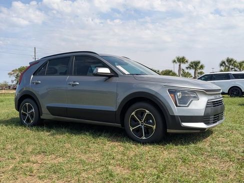 New 2026 Kia Niro EX image 1