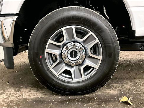 New 2026 Ford F250 Lariat image 8