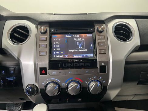 Used 2018 Toyota Tundra SR5 image 11