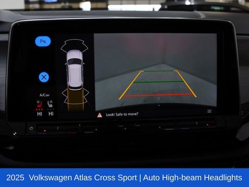 Used 2025 Volkswagen Atlas Cross Sport SE image 18