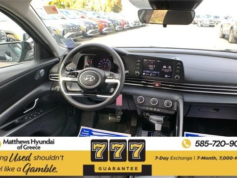 Used 2023 Hyundai Elantra SE image 20