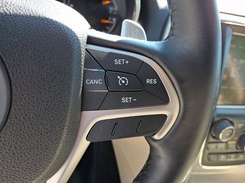 Used 2016 Jeep Grand Cherokee Limited AWD/4WD image 23