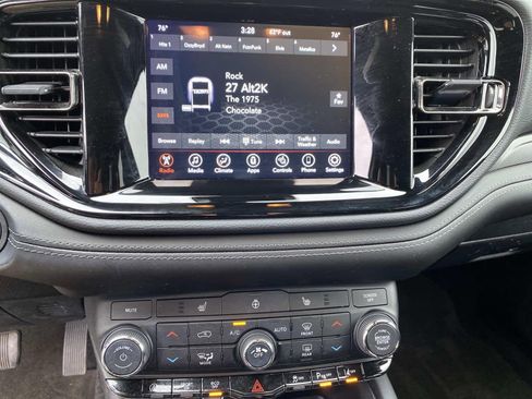 Used 2022 Dodge Durango GT image 11