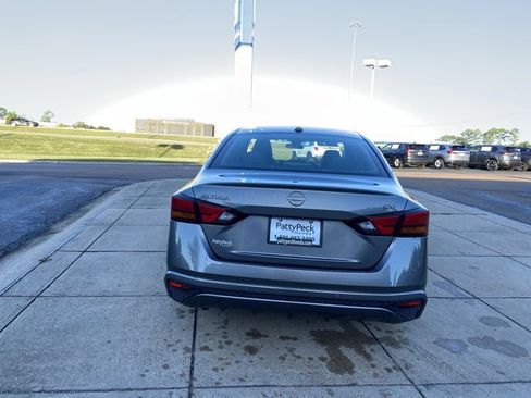 Used 2023 Nissan Altima 2.5 SV image 9