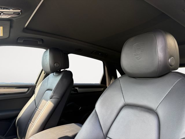 Used 2023 Porsche Cayenne Platinum Edition AWD/4WD image 12