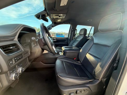 Used 2024 GMC Yukon SLT image 8