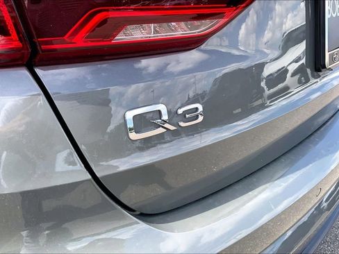 Used 2021 Audi Q3 2.0T Premium w/ Convenience Package AWD/4WD image 24