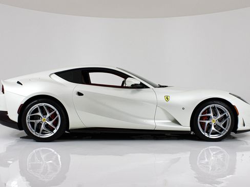 Certified 2020 Ferrari 812 Superfast RWD image 7