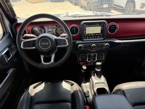 Used 2023 Jeep Gladiator Rubicon w/ LED Lighting Group AWD/4WD image 15