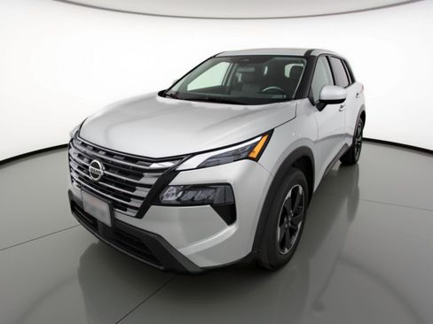 Used 2025 Nissan Rogue SV FWD image 3