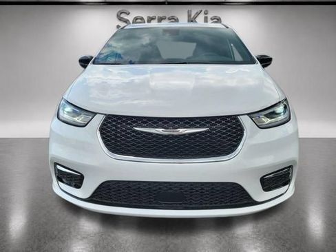 Used 2026 Chrysler Pacifica Select FWD image 8