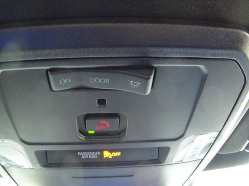 Used 2025 Toyota Tacoma TRD Off-Road image 31