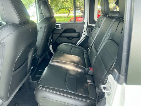 Used 2023 Jeep Wrangler Unlimited Sahara w/ Cold Weather Group AWD/4WD image 24