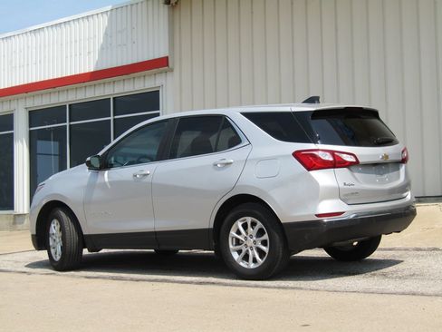 Used 2021 Chevrolet Equinox LT w/ LPO, Cargo Package AWD/4WD image 10