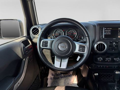 Used 2016 Jeep Wrangler Unlimited Rubicon AWD/4WD image 14