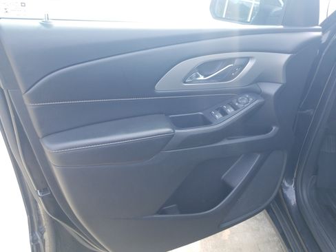 Used 2021 Chevrolet Traverse LS FWD image 9