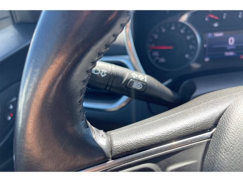 Used 2021 Chevrolet Equinox LT FWD image 34