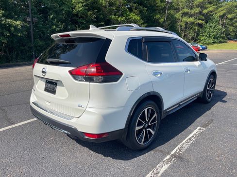 Used 2018 Nissan Rogue SL w/ Premium Package FWD image 17