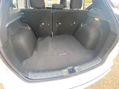 New 2025 Nissan Kicks Play S image 17