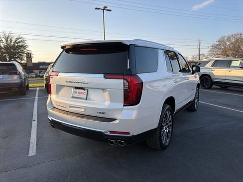 Used 2025 GMC Yukon Denali w/ Denali Reserve Package image 5